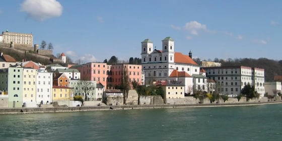 Blick auf Passau über den Fluss