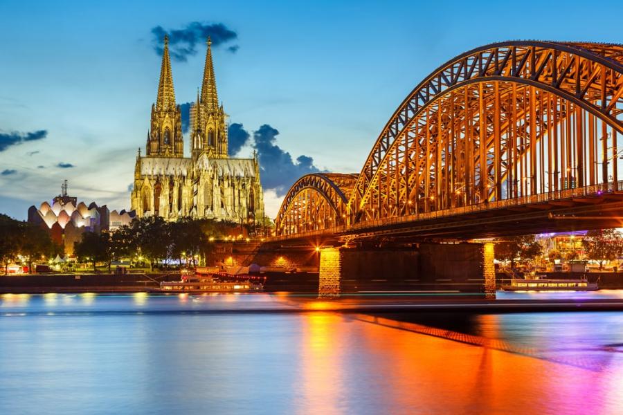 cologne-cathedral-hohenzollern-bridge_0